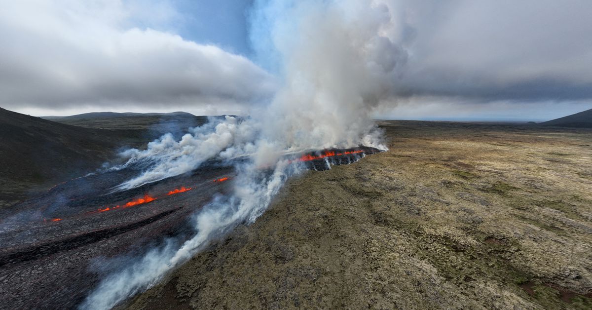Iceland volcano eruption slowing, gas pollution drops